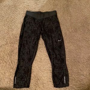 Nike cropped leggings